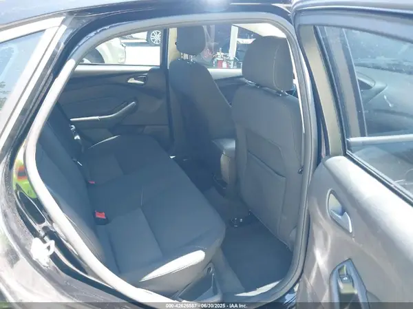 1FADP3FE5JL279274 2018 FORD FOCUS - Image 8