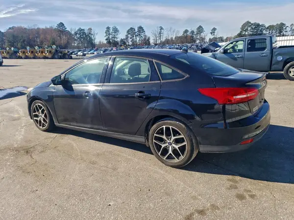 1FADP3FE5JL318977 2018 FORD FOCUS - Image 2