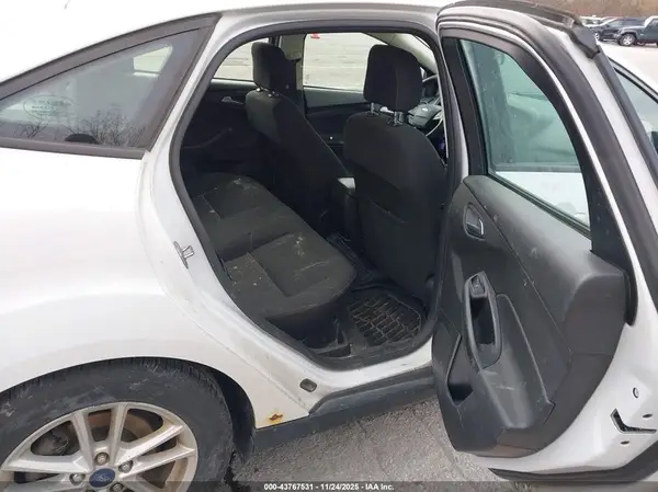 1FADP3FE5JL321281 2018 FORD FOCUS - Image 8