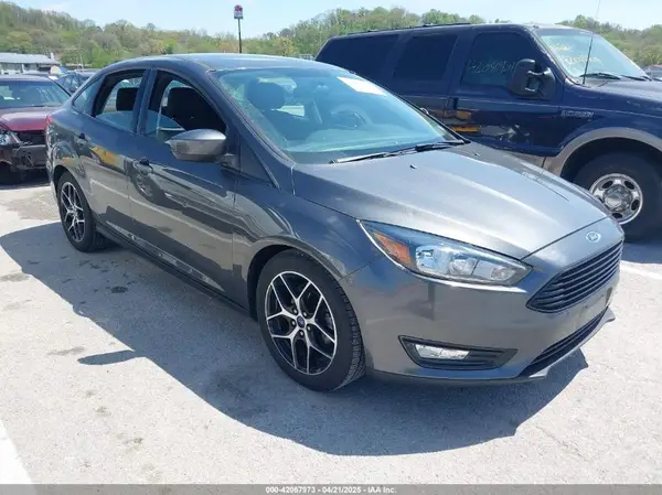 1FADP3FE6JL223294 2018 FORD FOCUS - Image 1