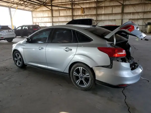 1FADP3FE6JL223702 2018 FORD FOCUS - Image 2
