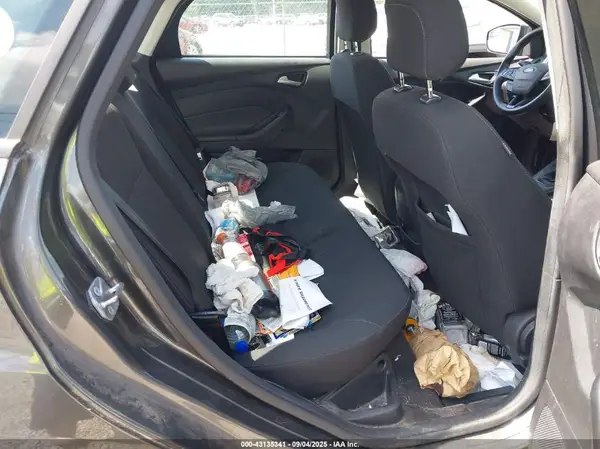 1FADP3FE6JL247076 2018 FORD FOCUS - Image 8