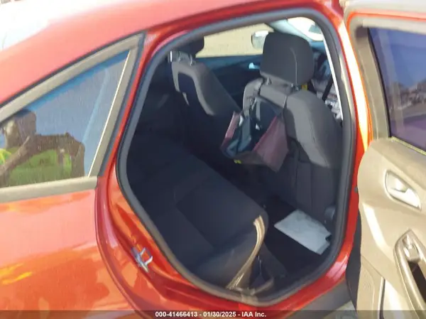 1FADP3FE6JL266050 2018 FORD FOCUS - Image 8