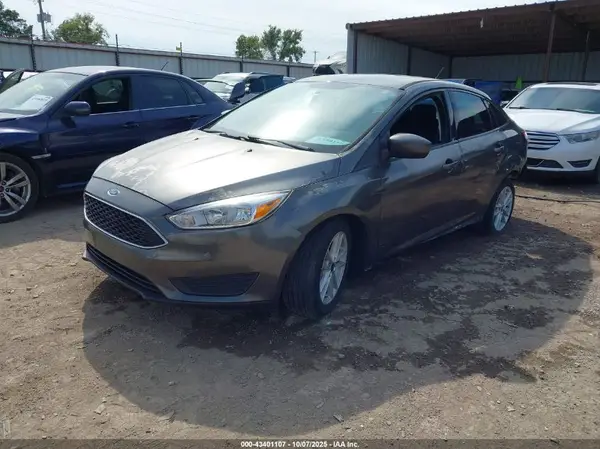 1FADP3FE6JL269966 2018 FORD FOCUS - Image 2