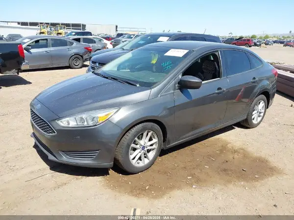 1FADP3FE6JL270910 2018 FORD FOCUS - Image 2