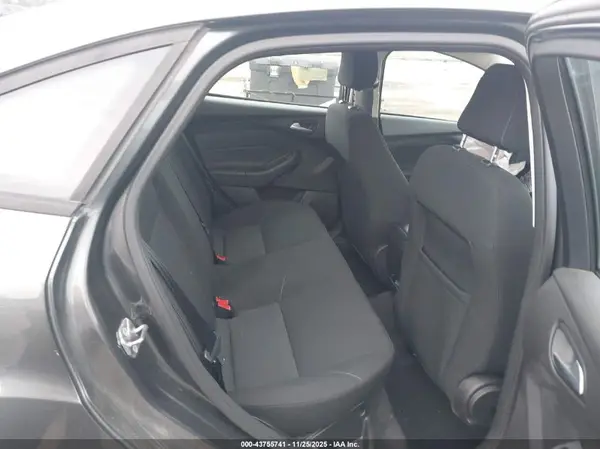 1FADP3FE6JL281938 2018 FORD FOCUS - Image 8