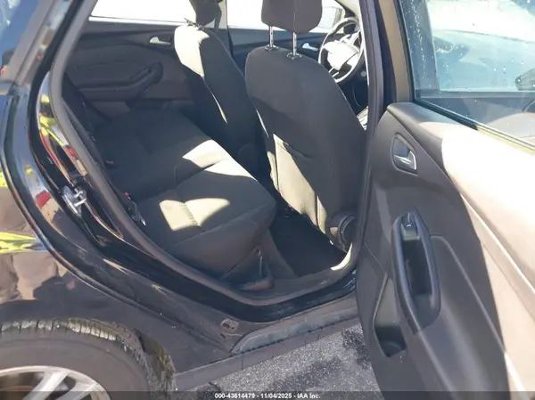 1FADP3FE6JL310516 2018 FORD FOCUS - Image 8