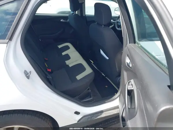 1FADP3FE6JL325288 2018 FORD FOCUS - Image 8