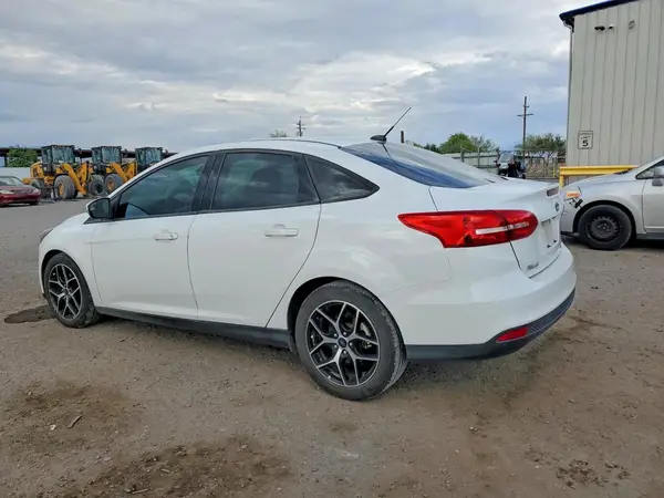 1FADP3FE7HL277617 2017 FORD FOCUS - Image 2