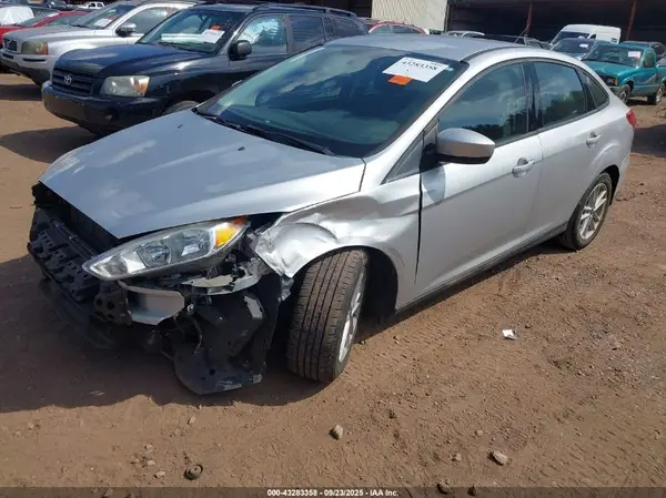 1FADP3FE7JL238256 2018 FORD FOCUS - Image 2
