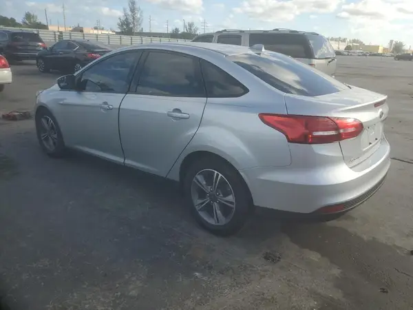 1FADP3FE7JL243182 2018 FORD FOCUS - Image 2