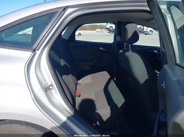 1FADP3FE7JL286226 2018 FORD FOCUS - Image 8