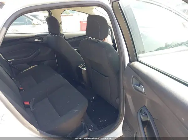 1FADP3FE7JL320178 2018 FORD FOCUS - Image 8