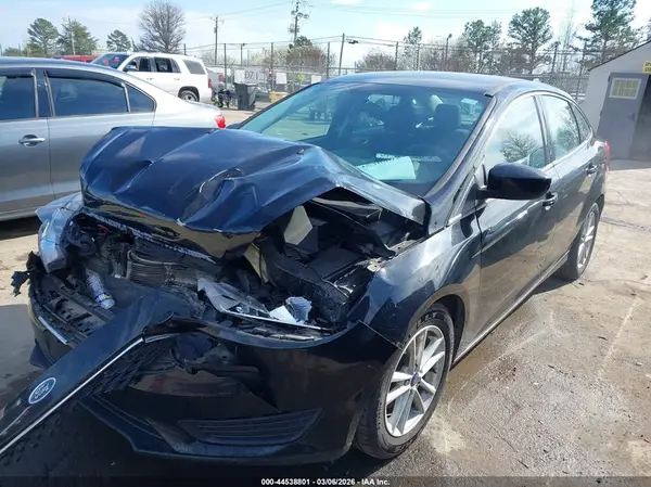 1FADP3FE7JL326479 2018 FORD FOCUS - Image 2