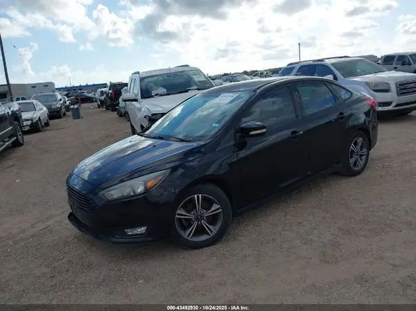 1FADP3FE8GL202679 2016 FORD FOCUS - Image 2