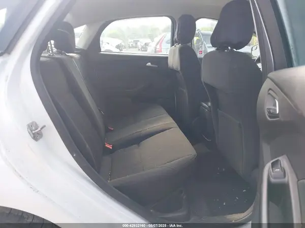 1FADP3FE8GL402686 2016 FORD FOCUS - Image 8