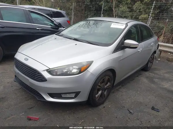 1FADP3FE8HL274709 2017 FORD FOCUS - Image 2