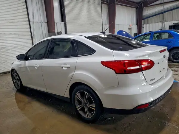 1FADP3FE8HL275939 2017 FORD FOCUS - Image 2