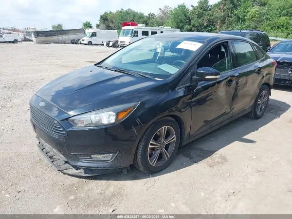 1FADP3FE8JL222356 2018 FORD FOCUS - Image 2