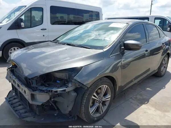 1FADP3FE8JL229680 2018 FORD FOCUS - Image 2