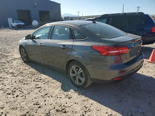 1FADP3FE8JL230215 2018 FORD FOCUS - Image 2