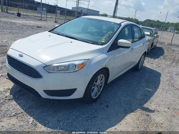 1FADP3FE8JL238184 2018 FORD FOCUS - Image 2