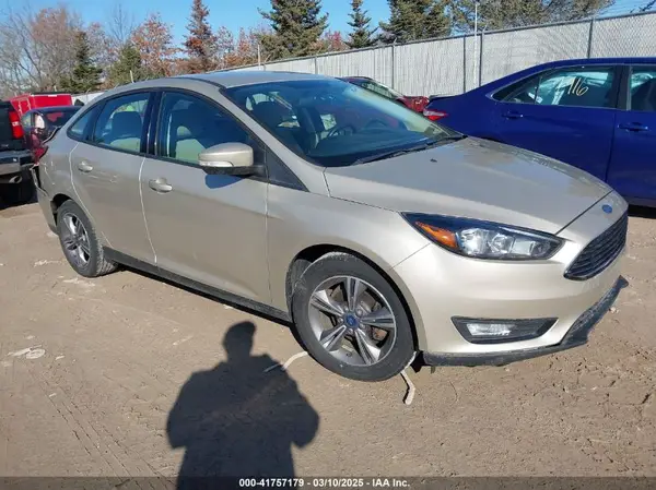 1FADP3FE8JL256698 2018 FORD FOCUS - Image 1