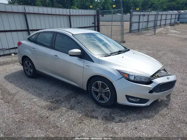 1FADP3FE8JL256734 2018 FORD FOCUS - Image 1