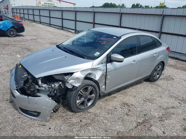 1FADP3FE8JL256734 2018 FORD FOCUS - Image 2