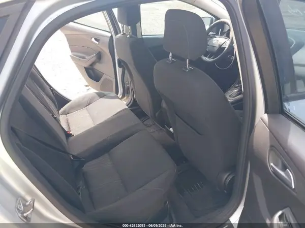 1FADP3FE8JL256734 2018 FORD FOCUS - Image 8