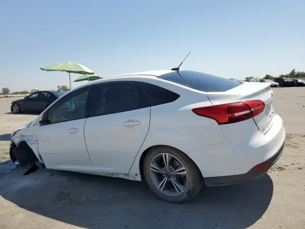 1FADP3FE8JL271279 2018 FORD FOCUS - Image 2