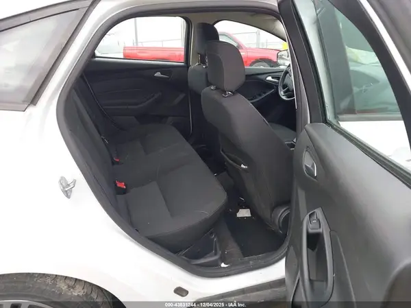 1FADP3FE8JL289510 2018 FORD FOCUS - Image 8