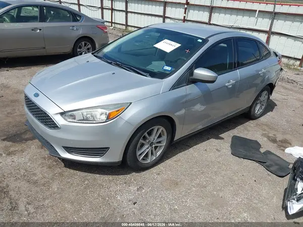 1FADP3FE8JL302790 2018 FORD FOCUS - Image 2