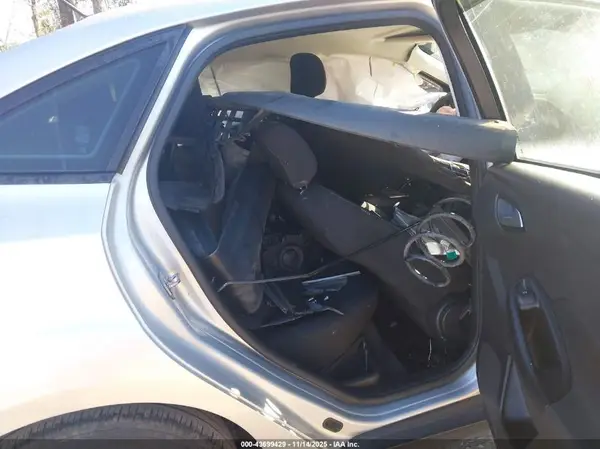 1FADP3FE8JL307908 2018 FORD FOCUS - Image 8