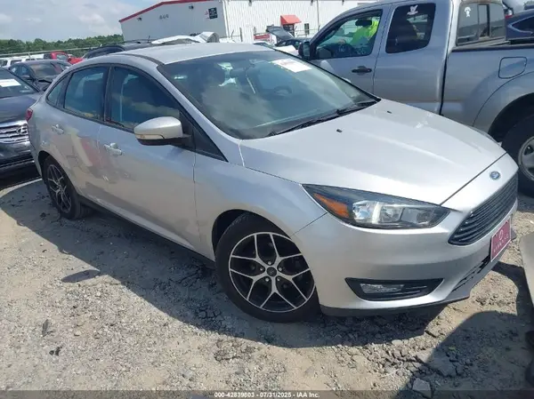 1FADP3FE8JL308878 2018 FORD FOCUS - Image 1
