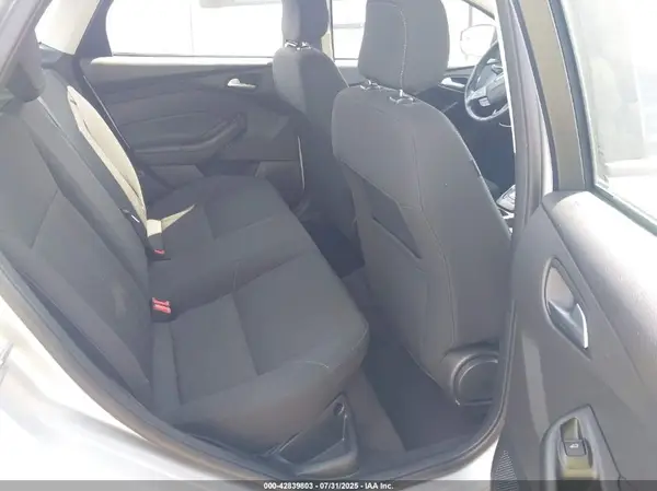 1FADP3FE8JL308878 2018 FORD FOCUS - Image 8