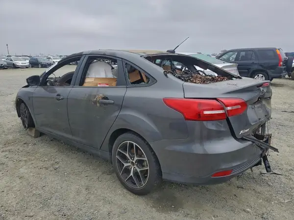 1FADP3FE9HL236101 2017 FORD FOCUS - Image 2