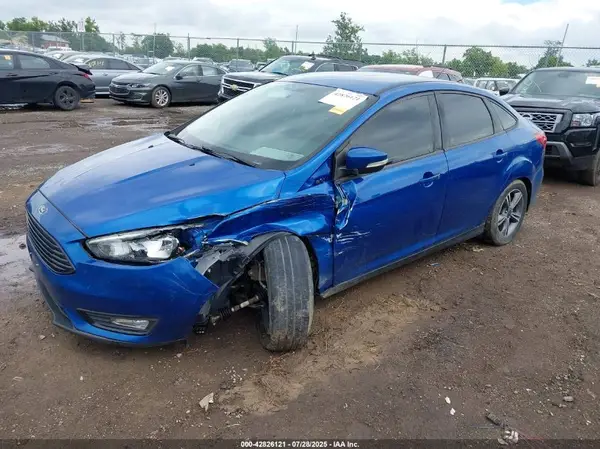 1FADP3FE9JL210409 2018 FORD FOCUS - Image 2