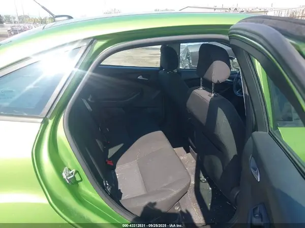 1FADP3FE9JL210457 2018 FORD FOCUS - Image 8