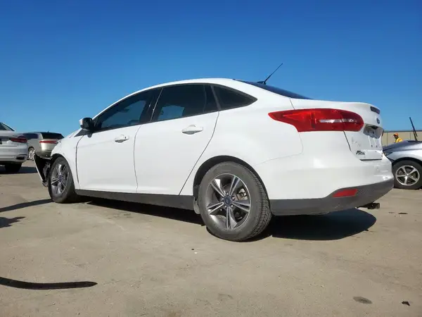 1FADP3FE9JL229607 2018 FORD FOCUS - Image 2