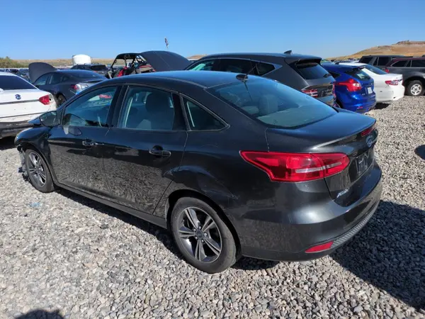 1FADP3FE9JL236329 2018 FORD FOCUS - Image 2