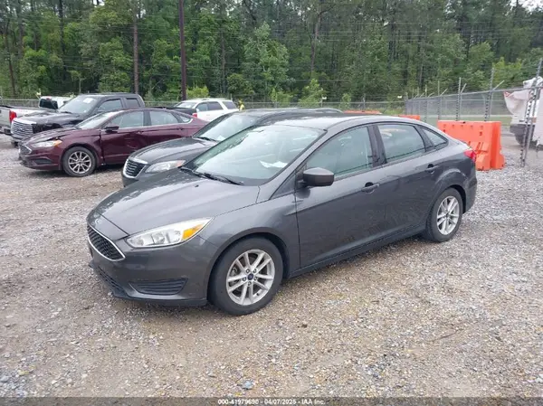 1FADP3FE9JL275194 2018 FORD FOCUS - Image 2