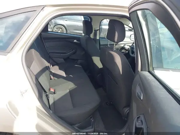 1FADP3FE9JL288060 2018 FORD FOCUS - Image 8