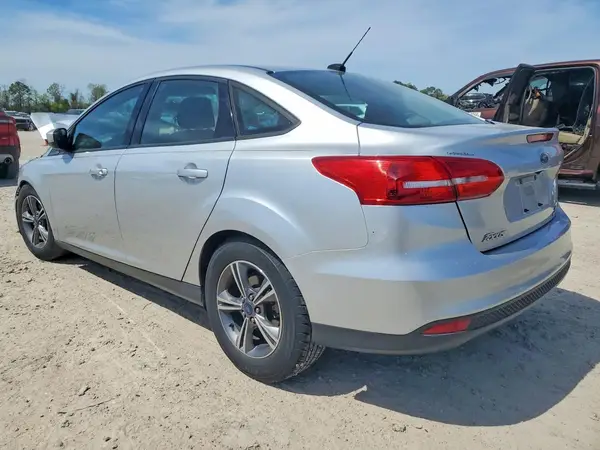 1FADP3FE9JL303169 2018 FORD FOCUS - Image 2