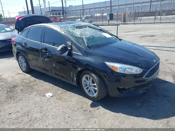 1FADP3FE9JL303933 2018 FORD FOCUS - Image 1