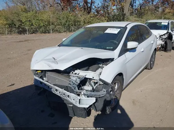 1FADP3FE9JL310896 2018 FORD FOCUS - Image 2