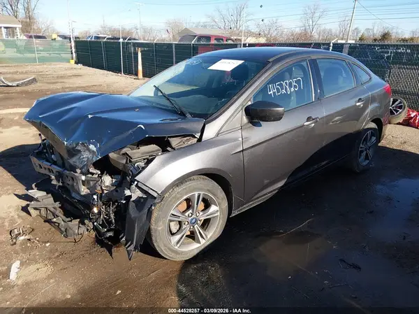 1FADP3FE9JL330369 2018 FORD FOCUS - Image 2