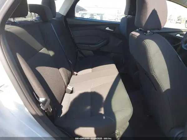 1FADP3FEXGL276105 2016 FORD FOCUS - Image 8