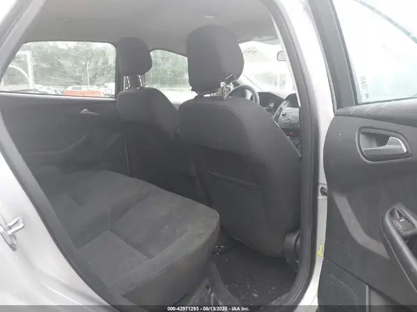 1FADP3FEXJL243242 2018 FORD FOCUS - Image 8