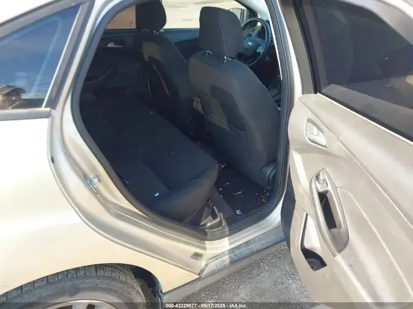 1FADP3FEXJL244276 2018 FORD FOCUS - Image 8